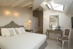 ATTIC ROOM